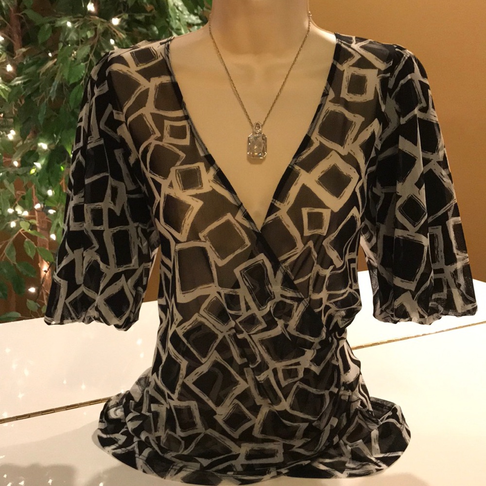 KAREN KANE FABULOUS SHEER TOP W/ UNIQUE SLEEVES MD